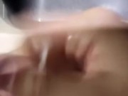 ME LA JALO EN UN BAÑO DE UN AVION 16/16