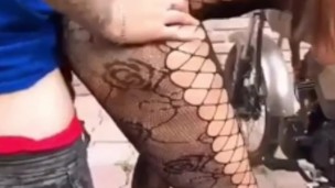 ME GUSTA COMO GIME ESTA CHICA CUANDO ESTOY DENTRO DE ELLA Y TIEMBLA DE PLACER LLEGANDO AL ORGASMO