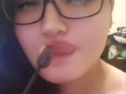 Bustyroxxy sucks on her lollipop for Daddy. L bomb. 8/16