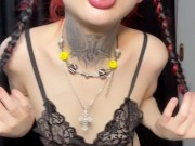 This beauty seduces by dancing 15/16