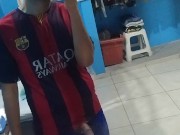 FUTBOLISTA DE MÉXICO CON ENORMES BULTOS DE SU VERGA EN SHORTS 🩳 FÚTBOL ⚽🏃🏻 Y HABLANDO RICO 😋 8/16